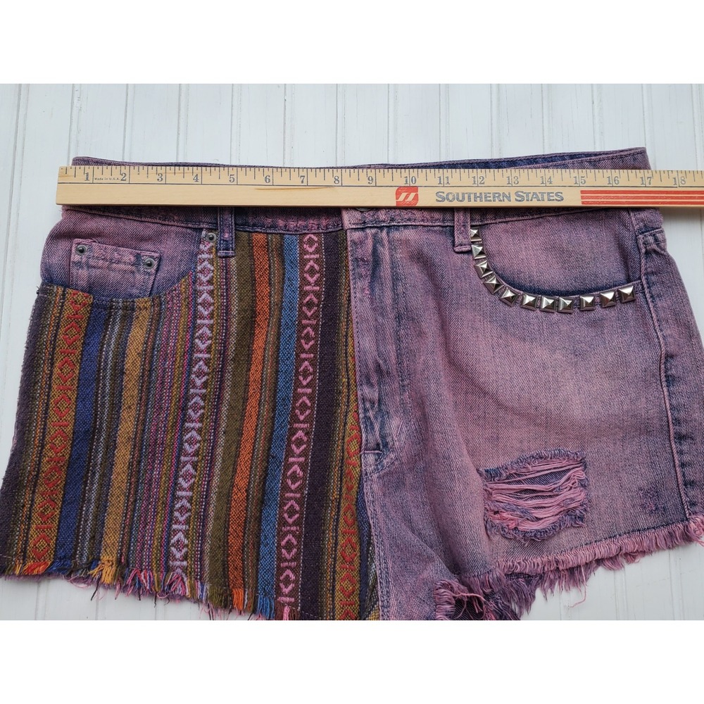 BDG High Rise Dree Cheeky Purple Acid Wash Studded Boho Denim Shorts 32 - Picture 3 of 6